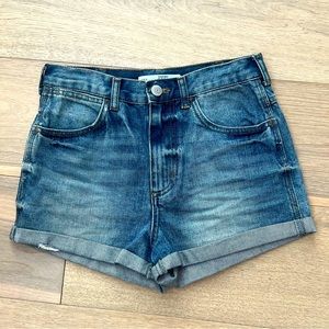 Topshop ROSA jean shorts, blue, Size 2, NWT! 💕